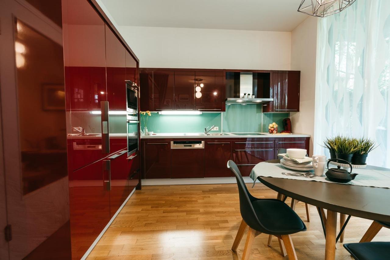 Luxury Downtown Appartement Mit Garage 그라츠 외부 사진