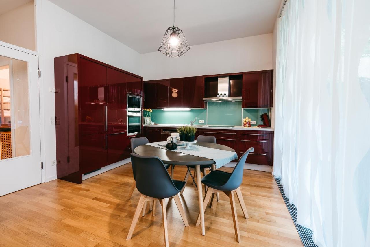 Luxury Downtown Appartement Mit Garage 그라츠 외부 사진